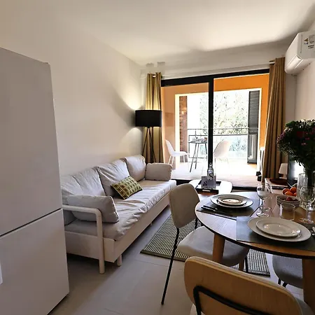 Apartment T2 Elegant Avec Piscine Chauffee & Privee *
