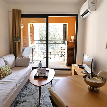 T2 Elegant Avec Piscine Chauffee & Privee