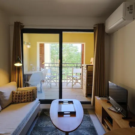 Le 111 - T2 Charme, Piscine Chauffee, Privee Apartment