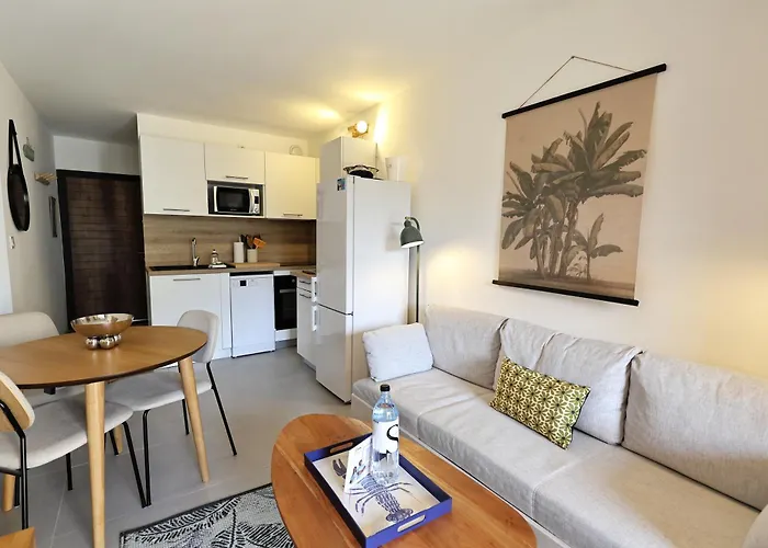 T2 élégant Avec Piscine Chauffée&plage Privée *